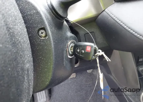 2013 Toyota Rav4 Xle z USA, uszkodzony, nr VIN JTMRFREVXDD028062